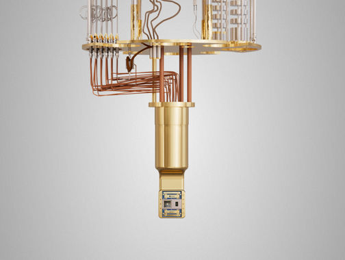 Cryogenic quantum device with gold wiring and cooling structure